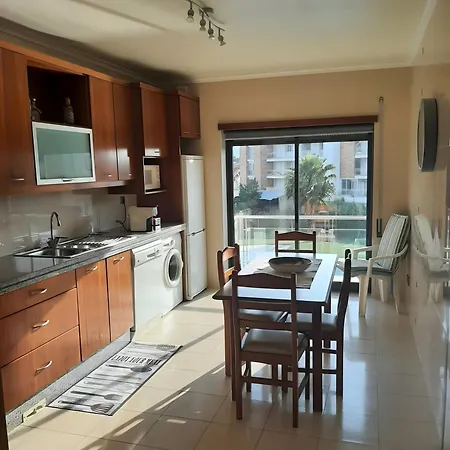 Edificio Medros ساو مارتينهو دو بورتو
